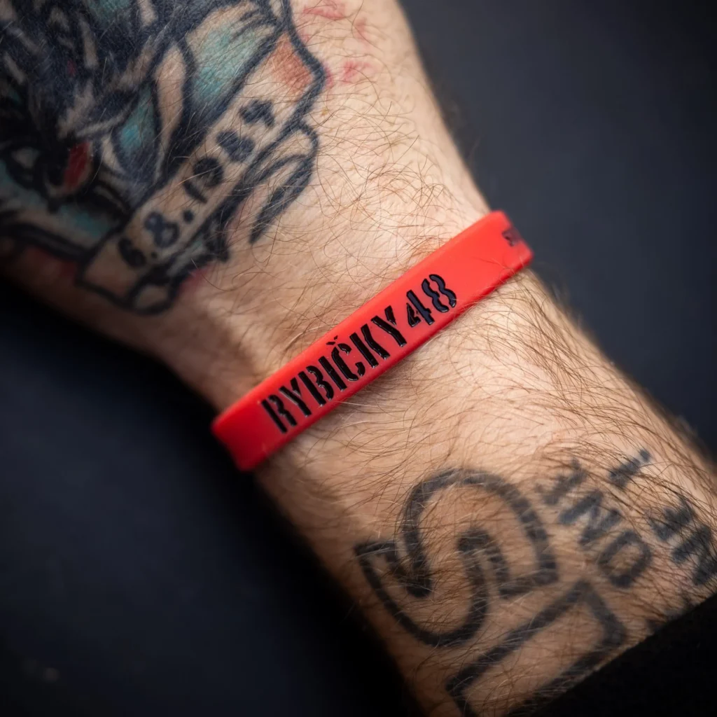 Náramek R48 Červený