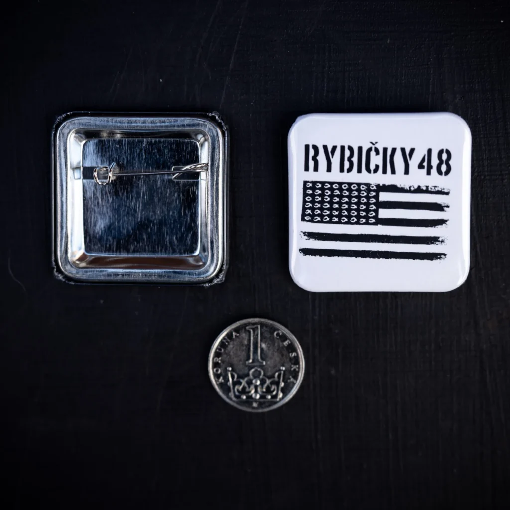Button USA WHITE